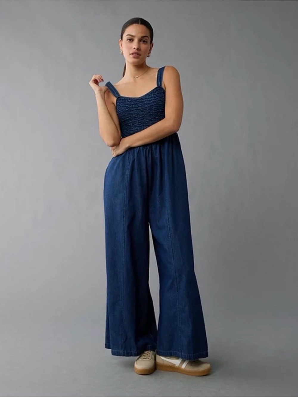 AE Smocked Sweetheart Denim Jumpsuit Wide leg Women’s size medium